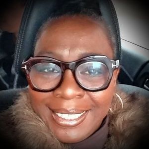 Meet your Posher, Leslie